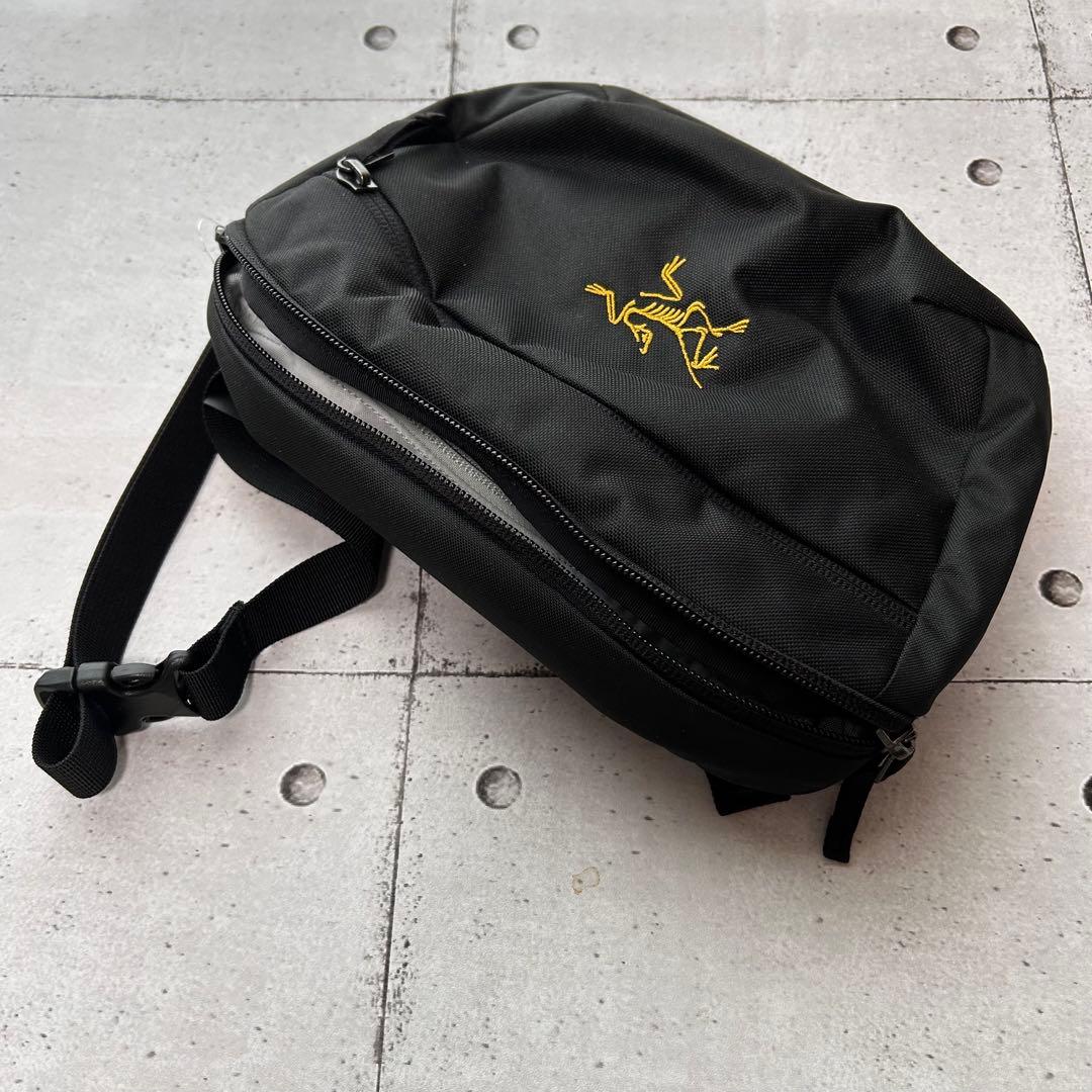 アークテリクス マンティス2 ブラック×ゴールドロゴ