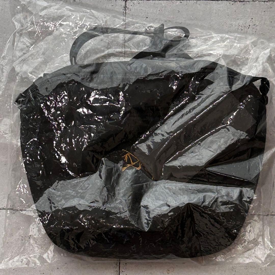 アークテリクス マンティス2 ブラック×ゴールドロゴ