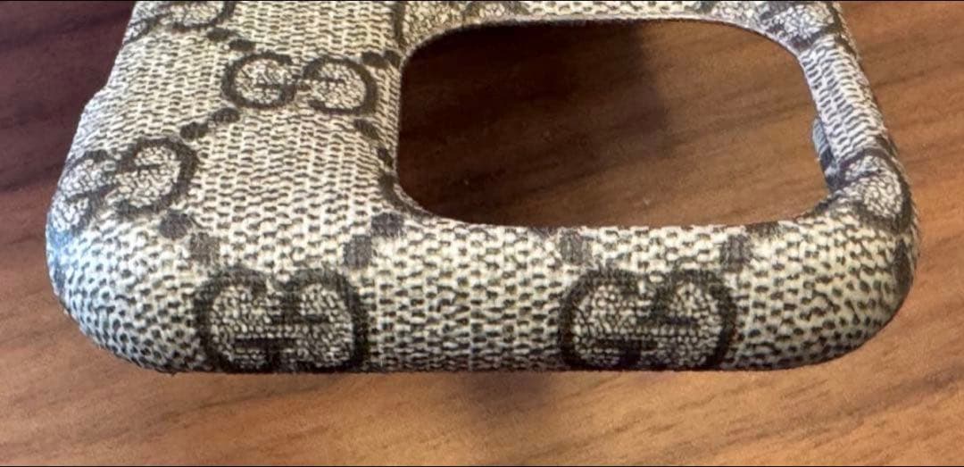 グッチ オフィディア スマホケース　iPhone15pro 極美品