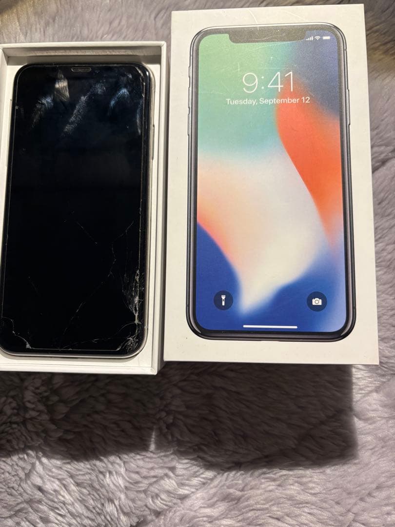 iPhone X ホワイト 64GB バッテリー残量100% 画面ひび割れ