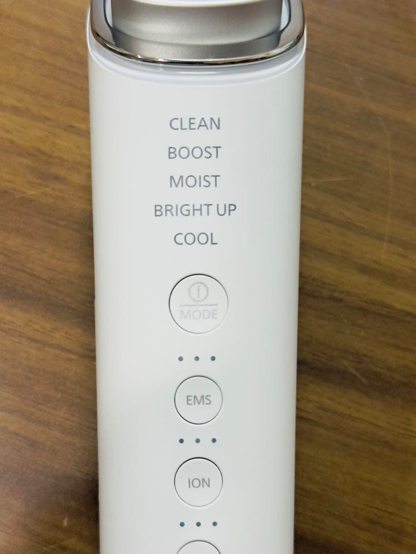 新品パナソニック イオン美顔器 イオンブースト マルチ EX EH-SS85-W