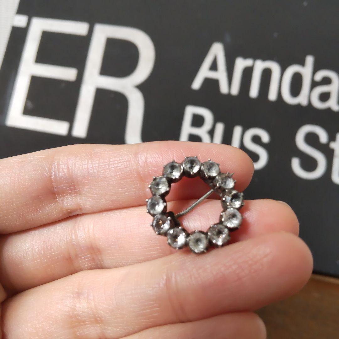 イギリスアンティーク　ミニブローチ