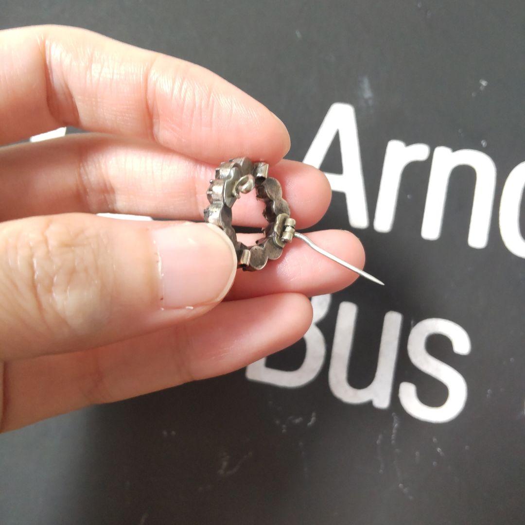 イギリスアンティーク　ミニブローチ