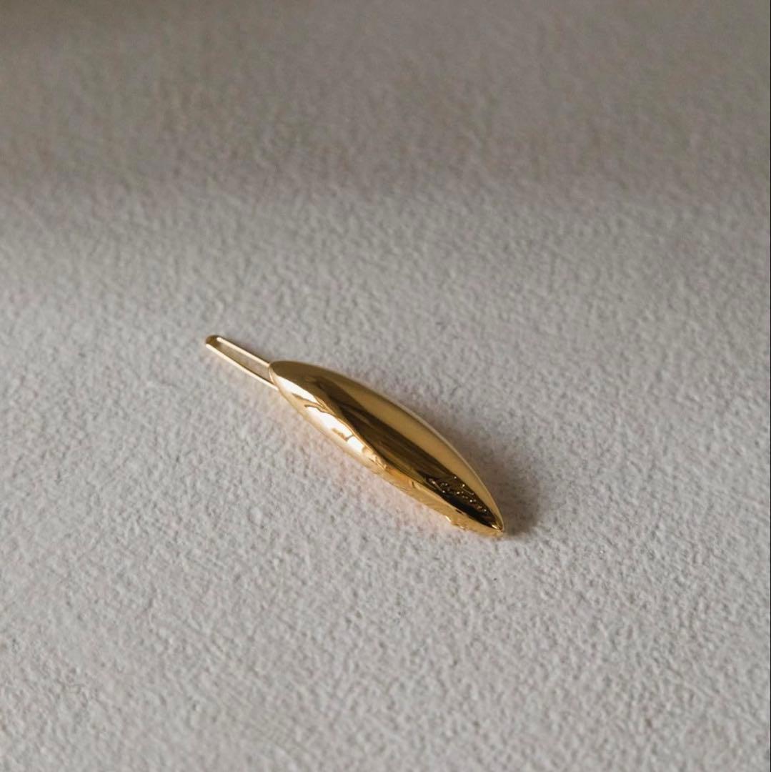 入手困難★コロンとした形が可愛い！LETICIA ヘアピン