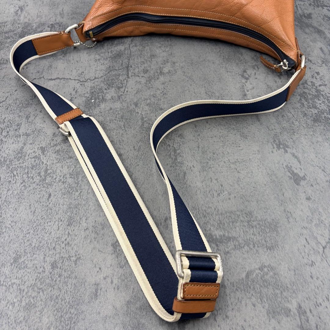 美品 コーチ ヘリテージ ショルダーバッグ 斜め掛け レザー メンズ 茶 ロゴ