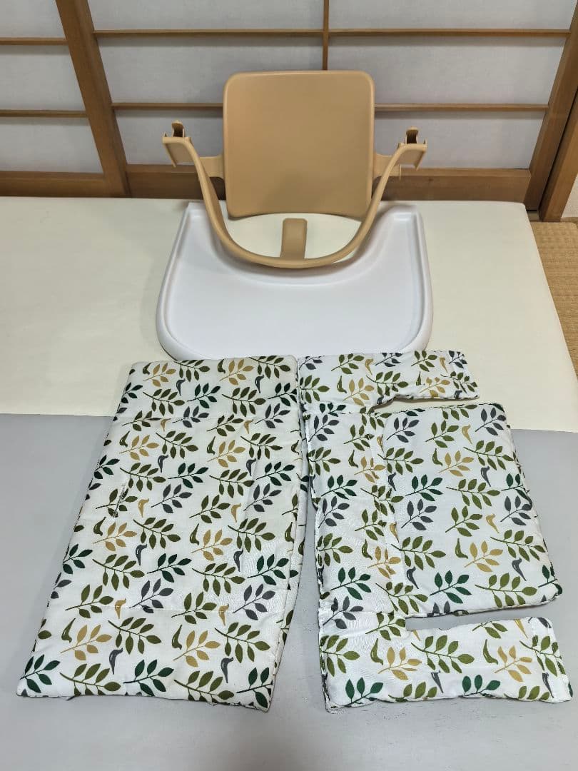 美品 ストッケ トリップトラップ ナチュラル シリアル4 ベビーセット付き