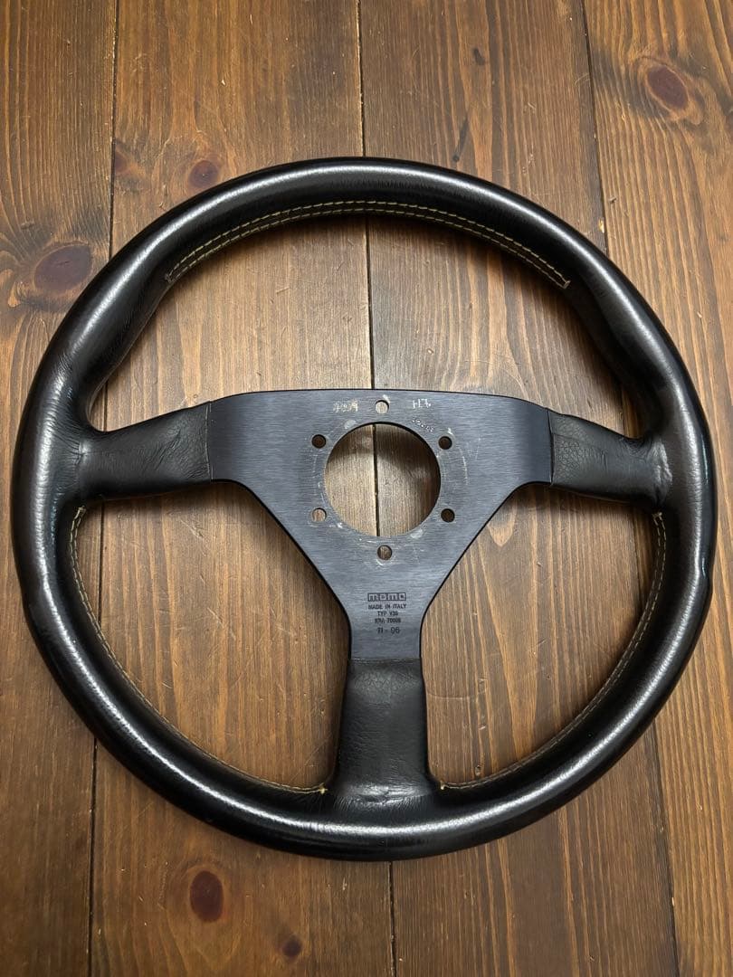 MOMO MOMOCORSE ステアリング 本体　33パイ　ホーン付き