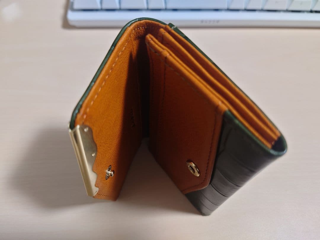 Dakota 牛革 名刺入れ オスピタリタ グリーン