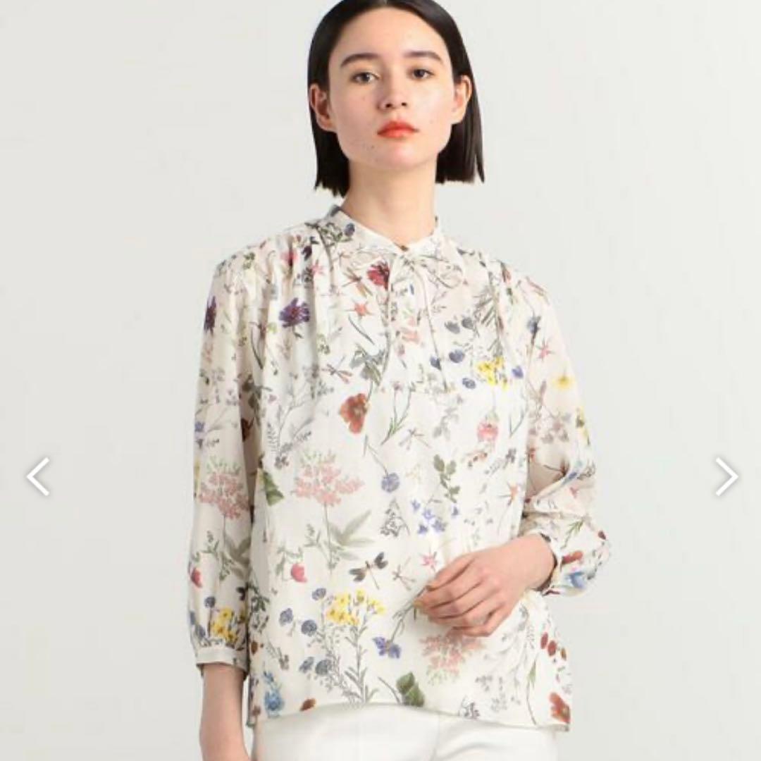 ボタニカルリベルラプリント ボウタイブラウス　トゥモローランド