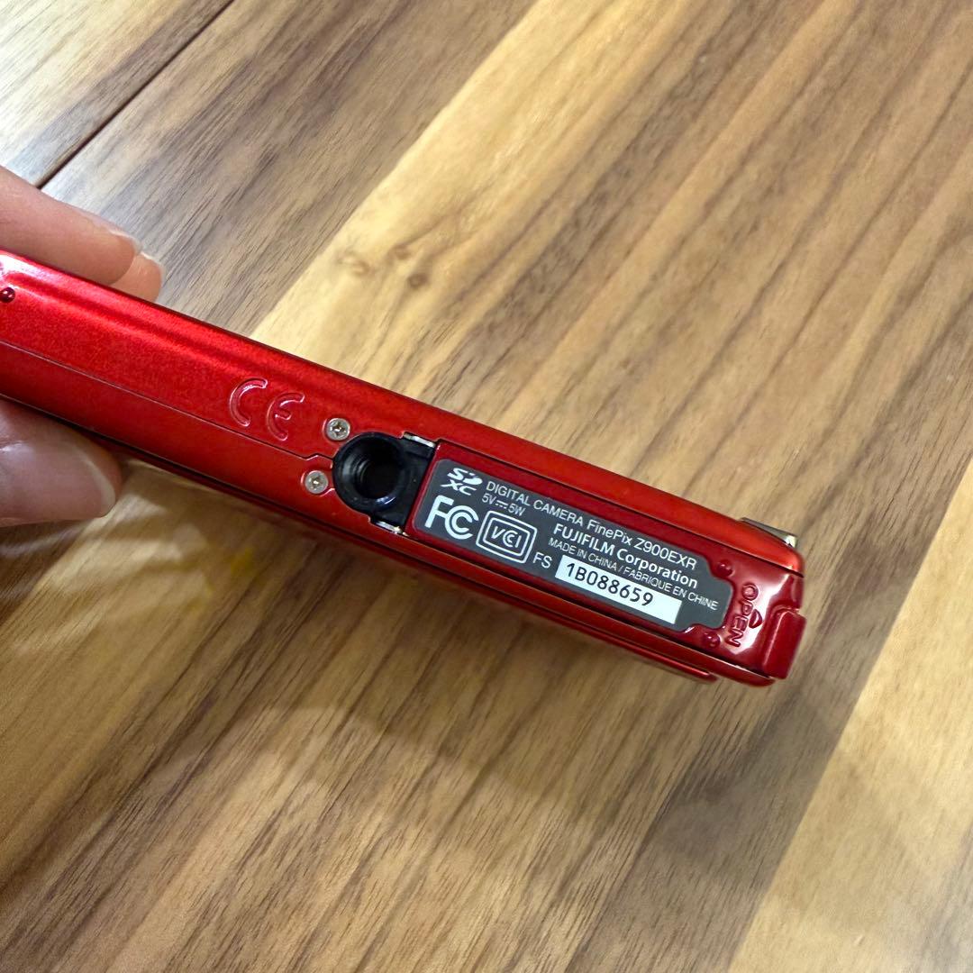 Fujifilm FinePix Z レッド 充電器付き