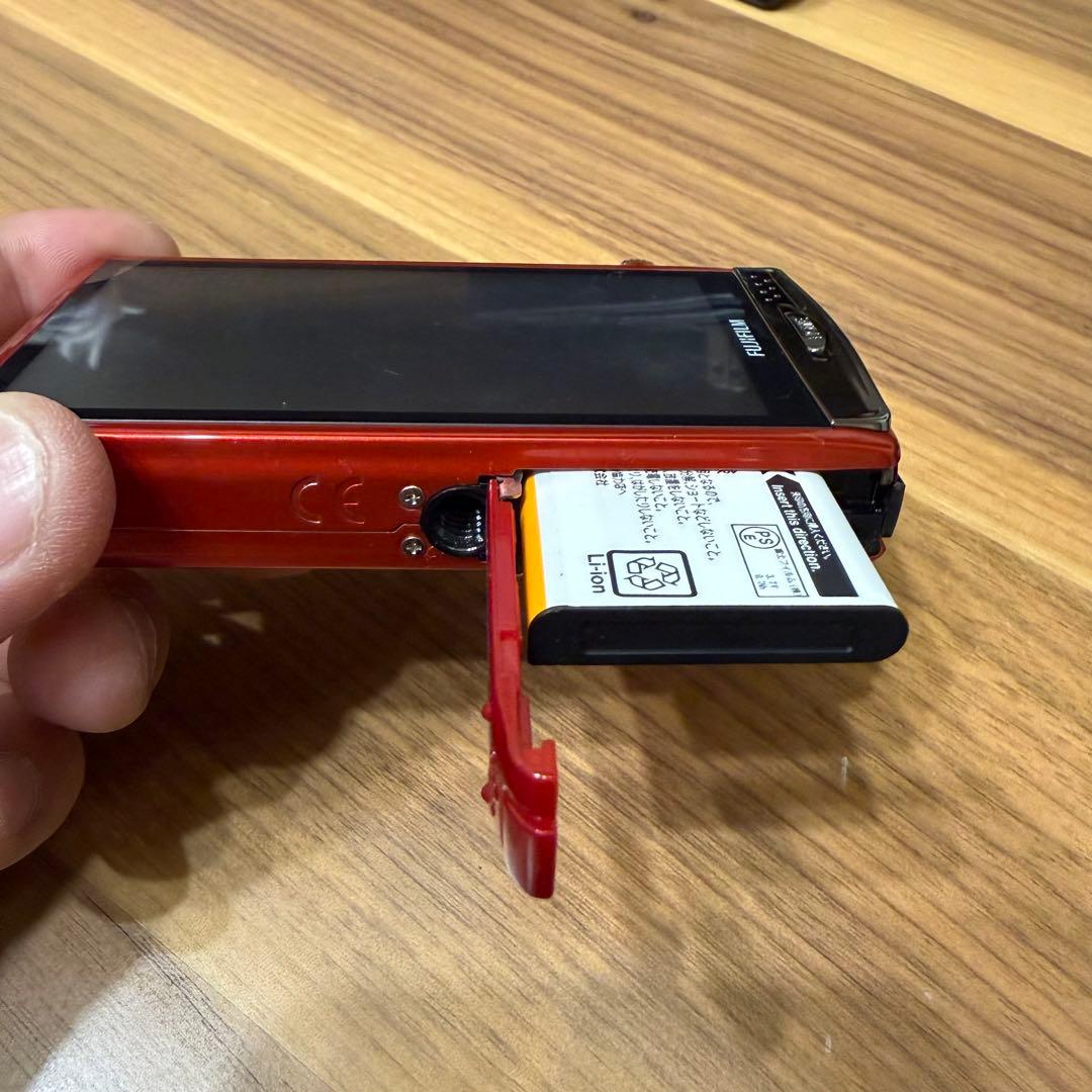 Fujifilm FinePix Z レッド 充電器付き