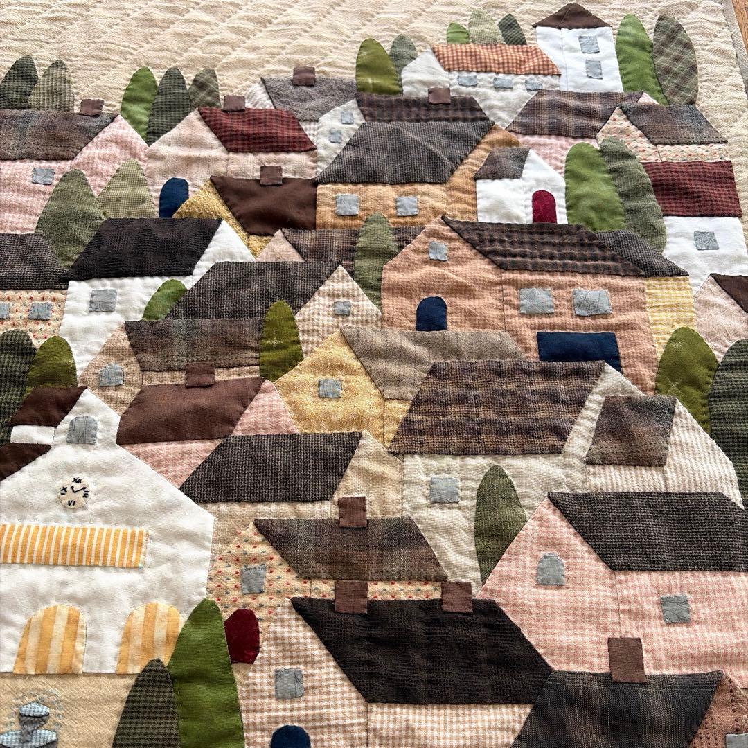 パッチワークタペストリー　ハウス　スーちゃんハンドメイドキルト