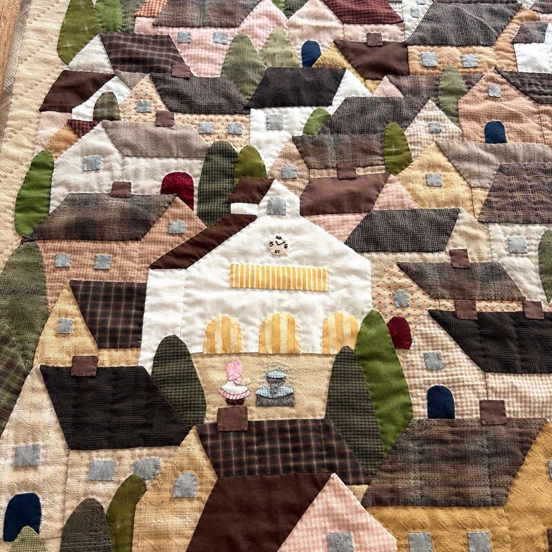 パッチワークタペストリー　ハウス　スーちゃんハンドメイドキルト