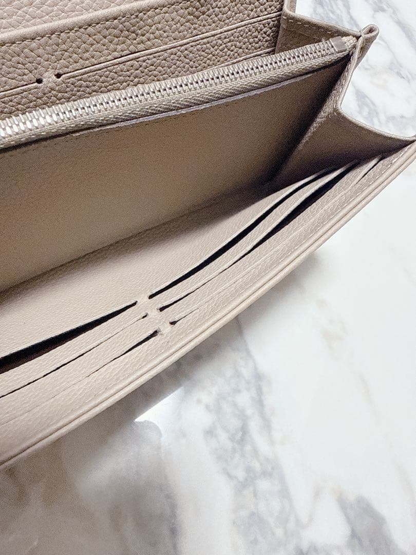 ルイヴィトン　マヒナ　ポルトフォイユ　イリス　長財布　ウォレット　ベージュ