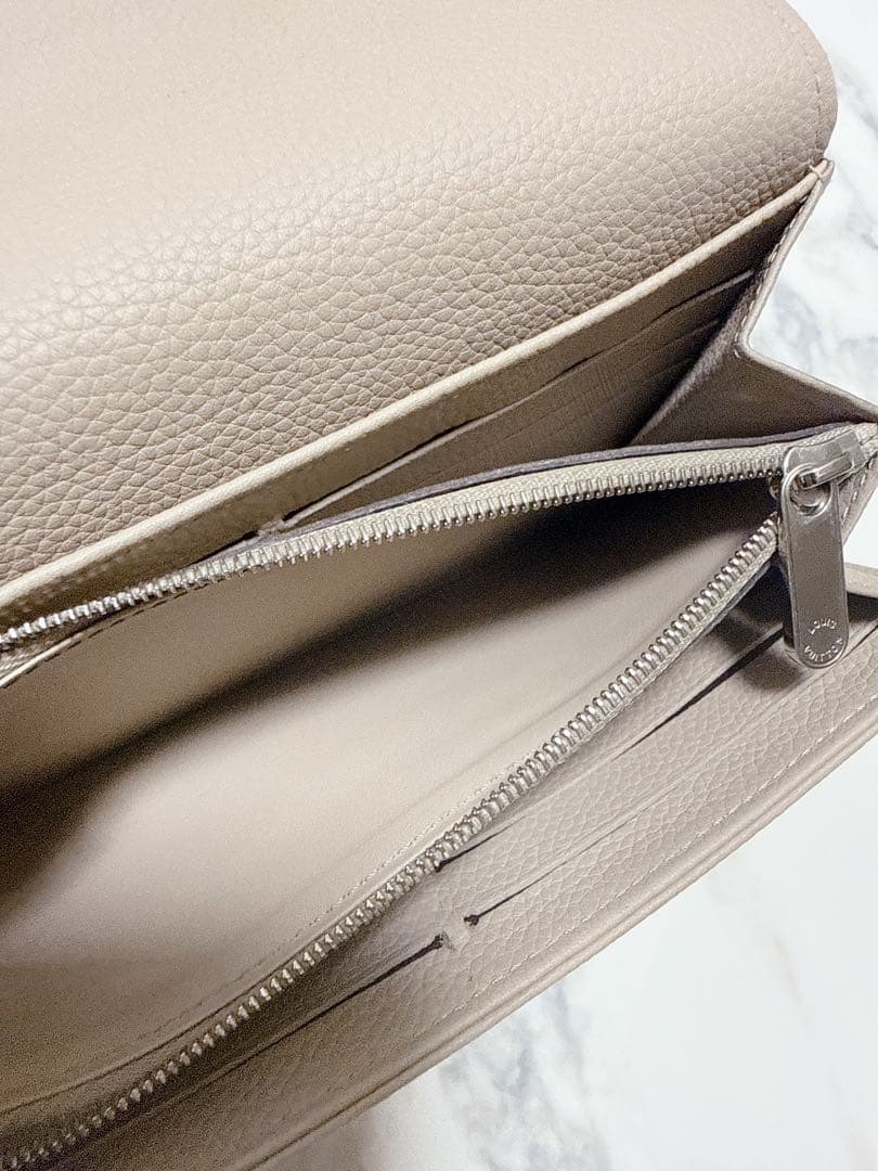 ルイヴィトン　マヒナ　ポルトフォイユ　イリス　長財布　ウォレット　ベージュ