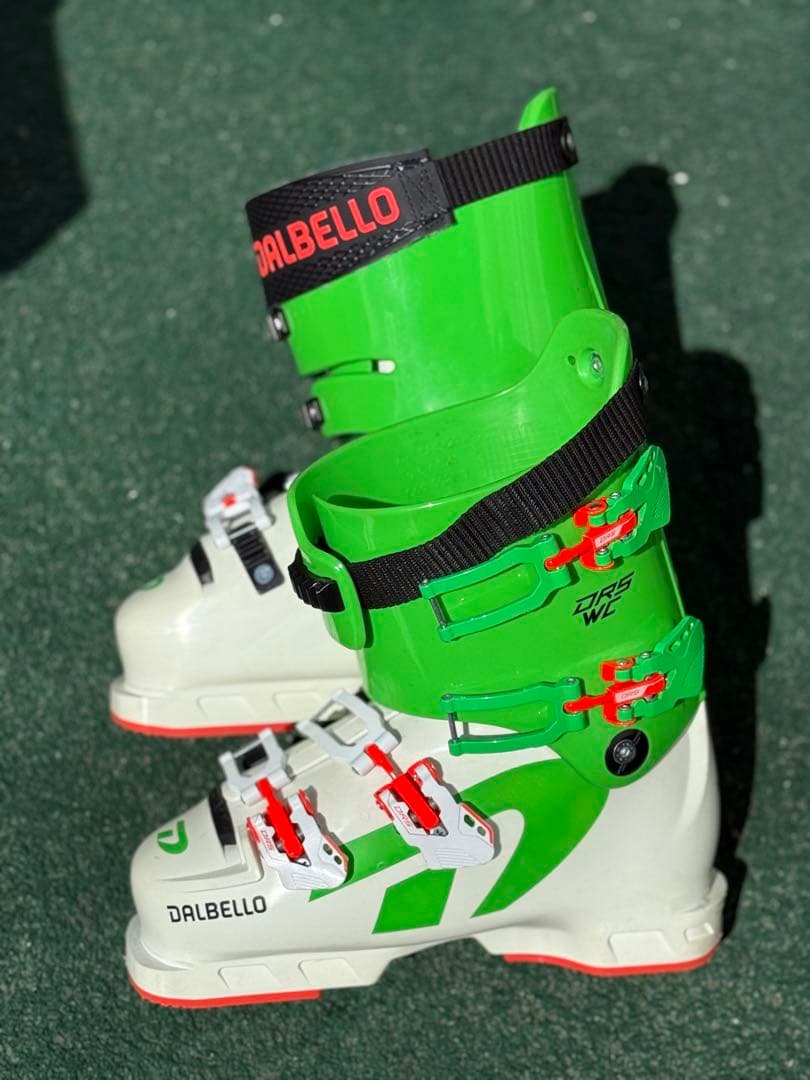 22/23 DALBELLO DRS SS 25.5cm定価は115,500円