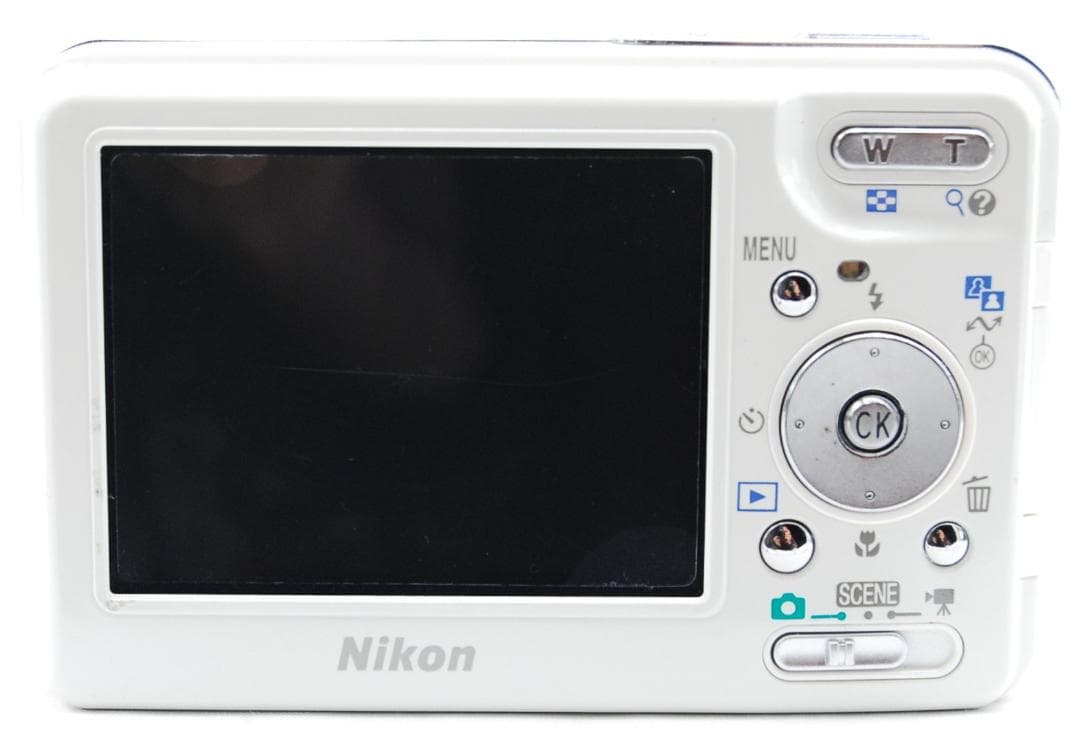 【美品/動作確認済】Nikon CoolPix S3ホワイト　バッテリー充電器付