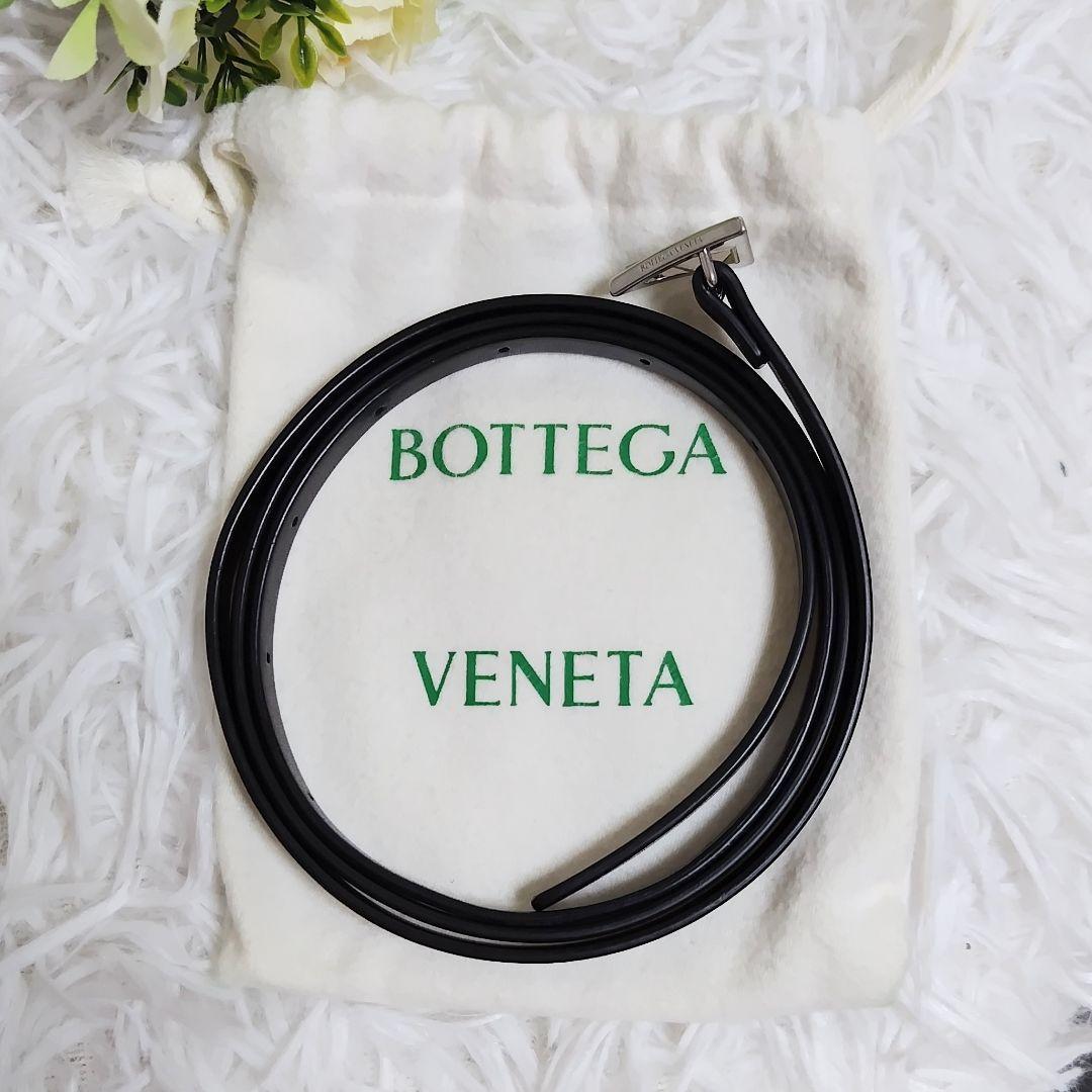 未使用級✨ボッテガ◇トライアングルナローベルト　細身黒レザーシルバー金具