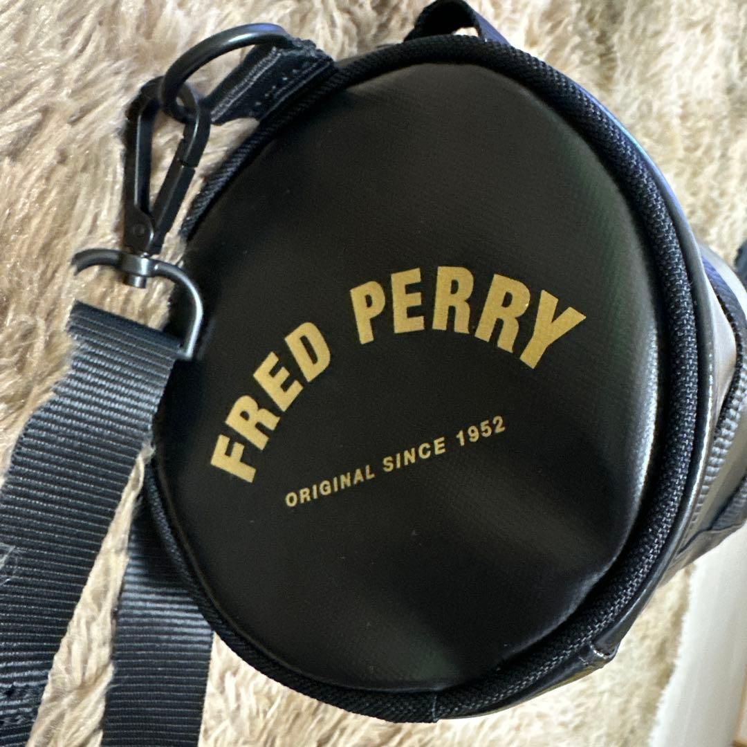 【美品】FRED PERRY ショルダーバッグ 黒