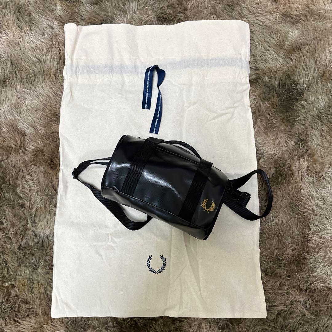 【美品】FRED PERRY ショルダーバッグ 黒