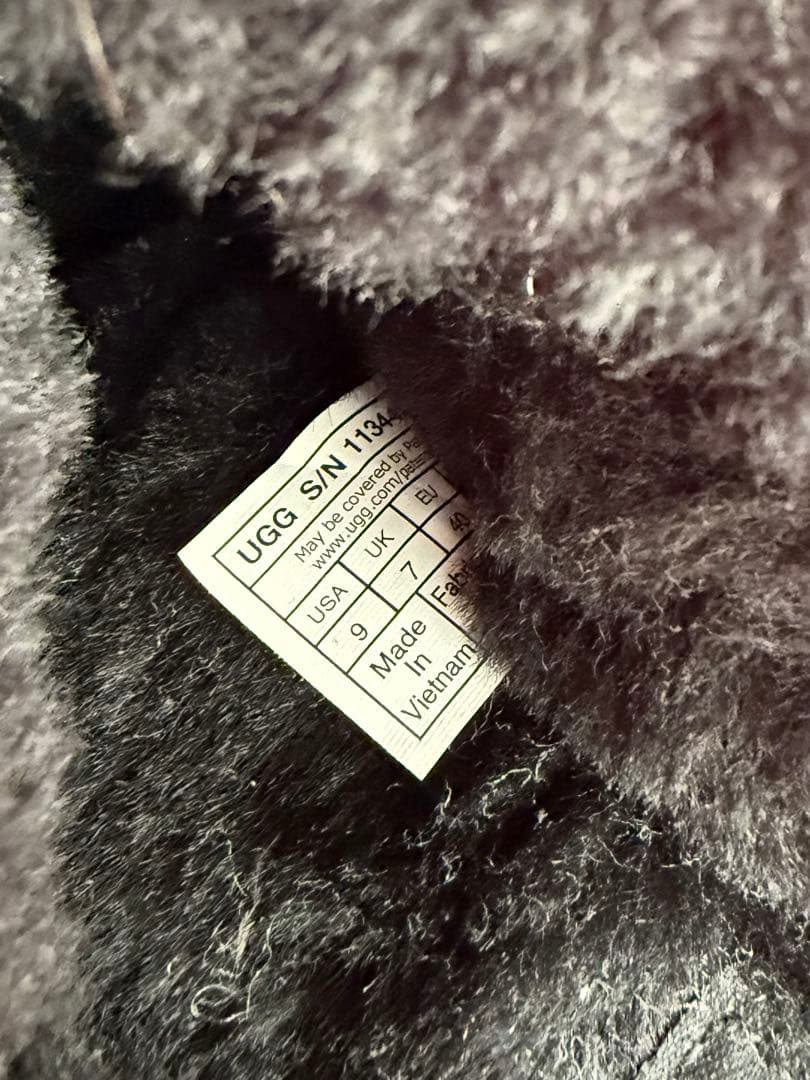 【UGG】Funkette Chunky Sequin 厚底ファーサンダル 26