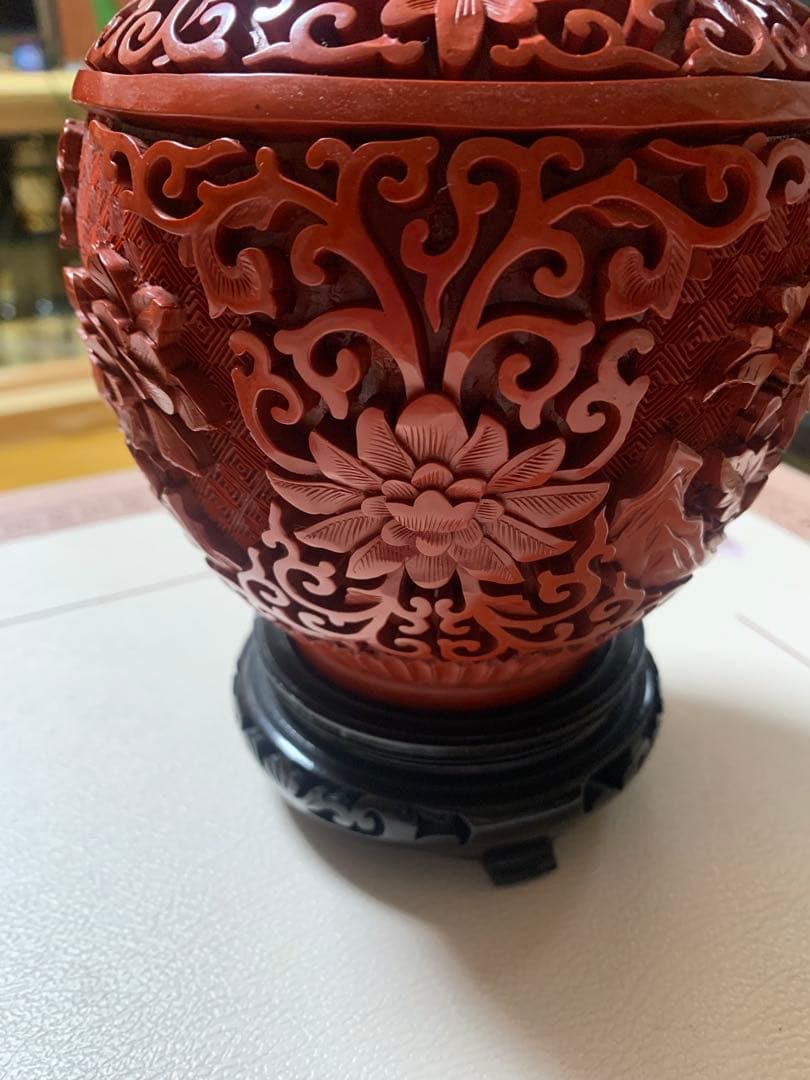 値下げ中国堆朱赤色漆器 花模様の茶箱容器高さ台込み18cm