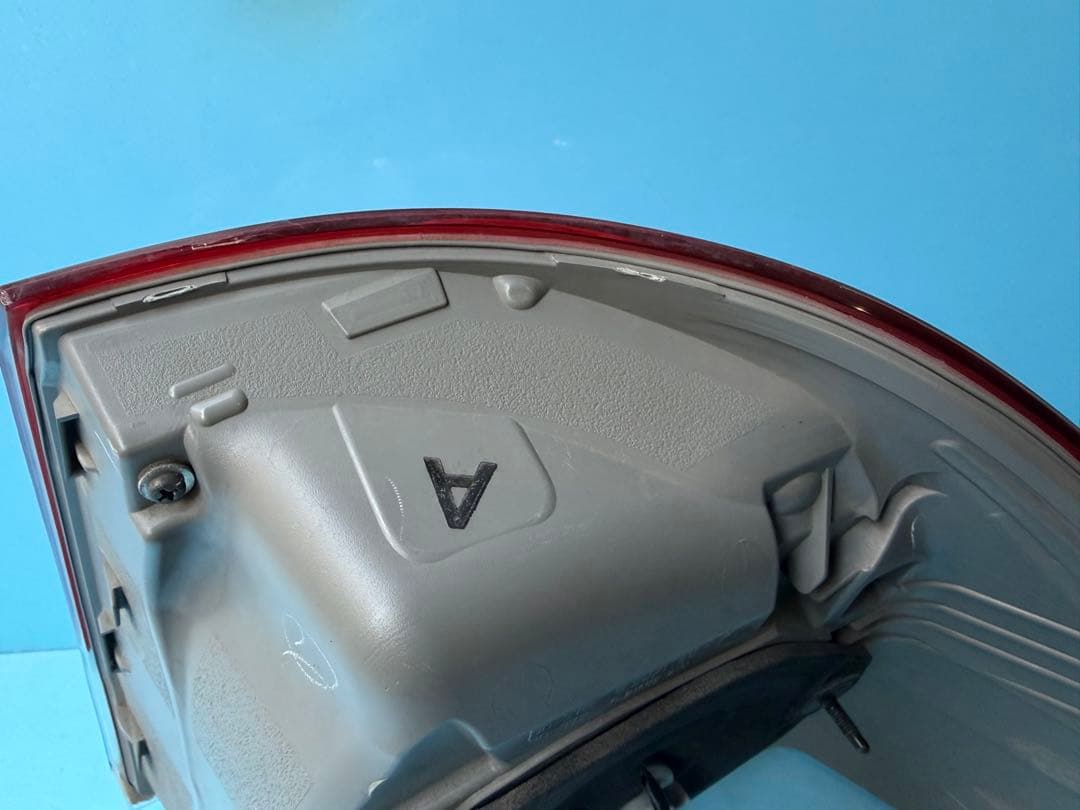 200系クラウン　アスリート後期　テールランプ　ライト　左　20クラウン　トヨタ