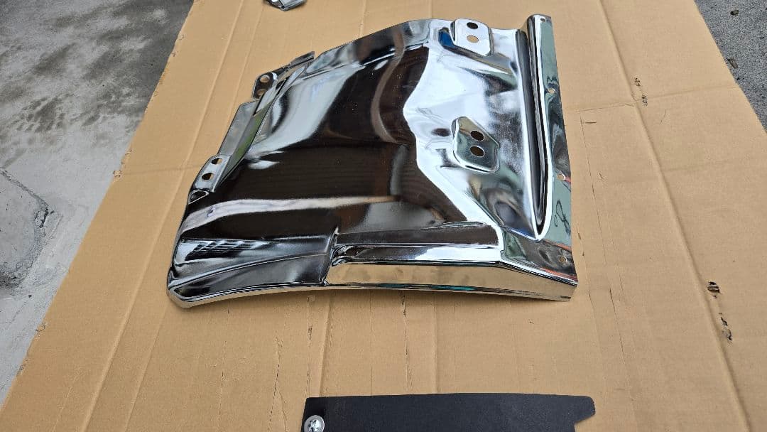 07エルフ標準、ローキャブ用フロント泥よけメッキ(ダンプ用前期用）