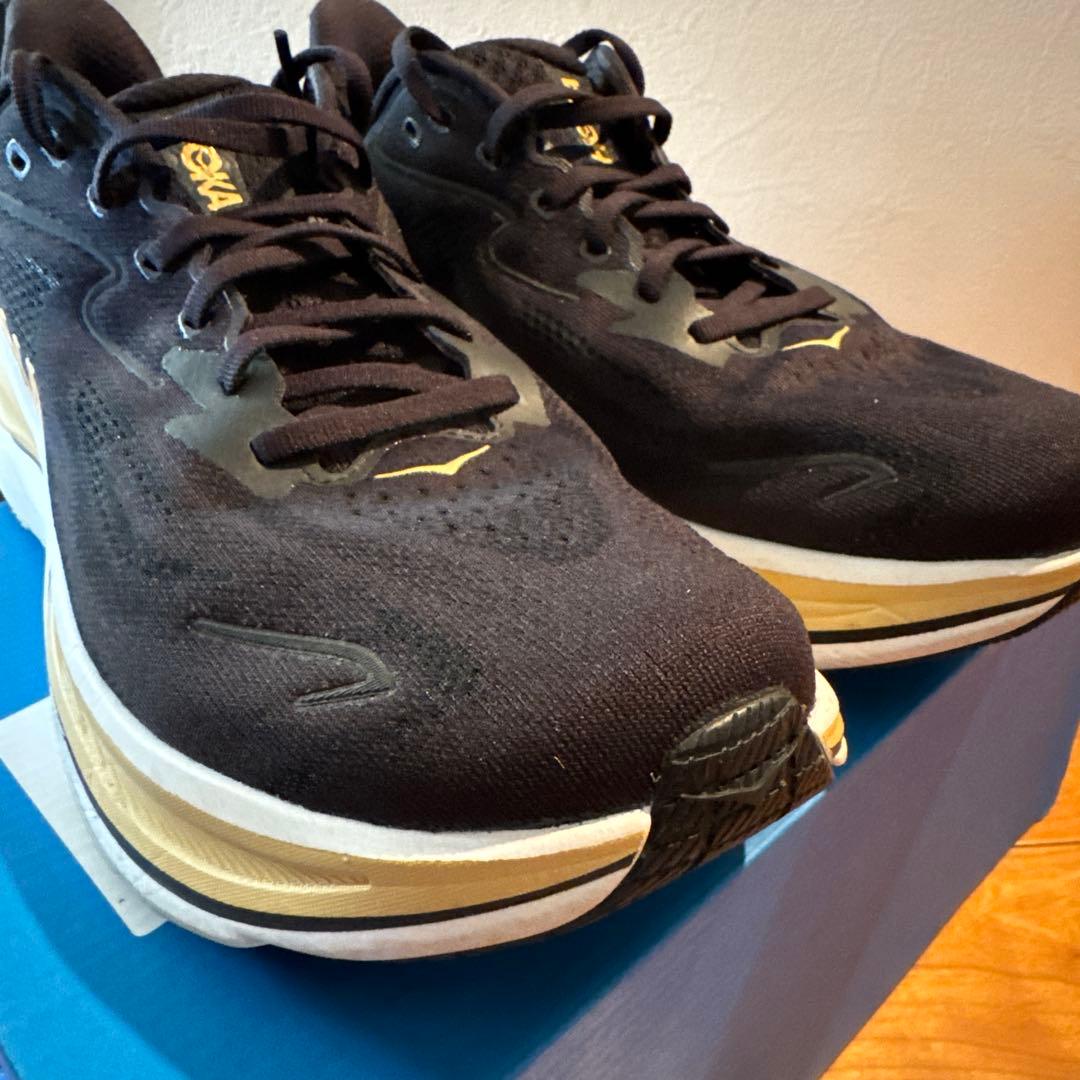 HOKA スニーカー クリプトン10ブラック/ゴールド　サイズ27.5