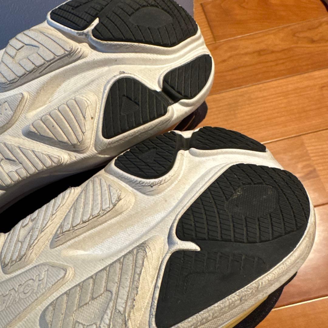 HOKA スニーカー クリプトン10ブラック/ゴールド　サイズ27.5