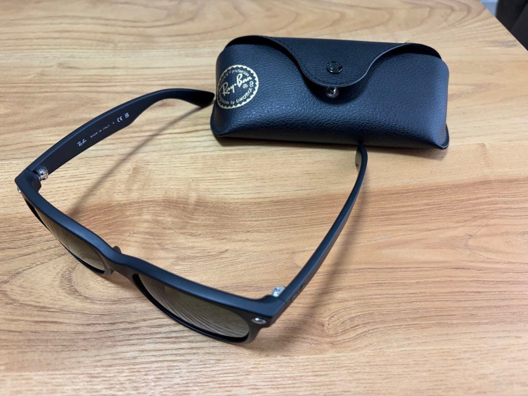 レイバン ニューウェイファーラー　RB2132F