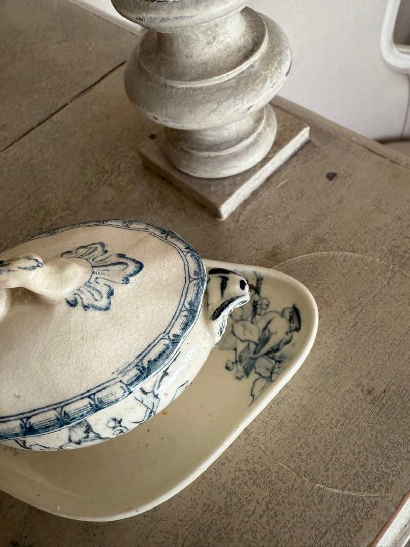 フランスアンティークショワジールロワ青い花模様小鳥柄のムタディエマスタード入れ