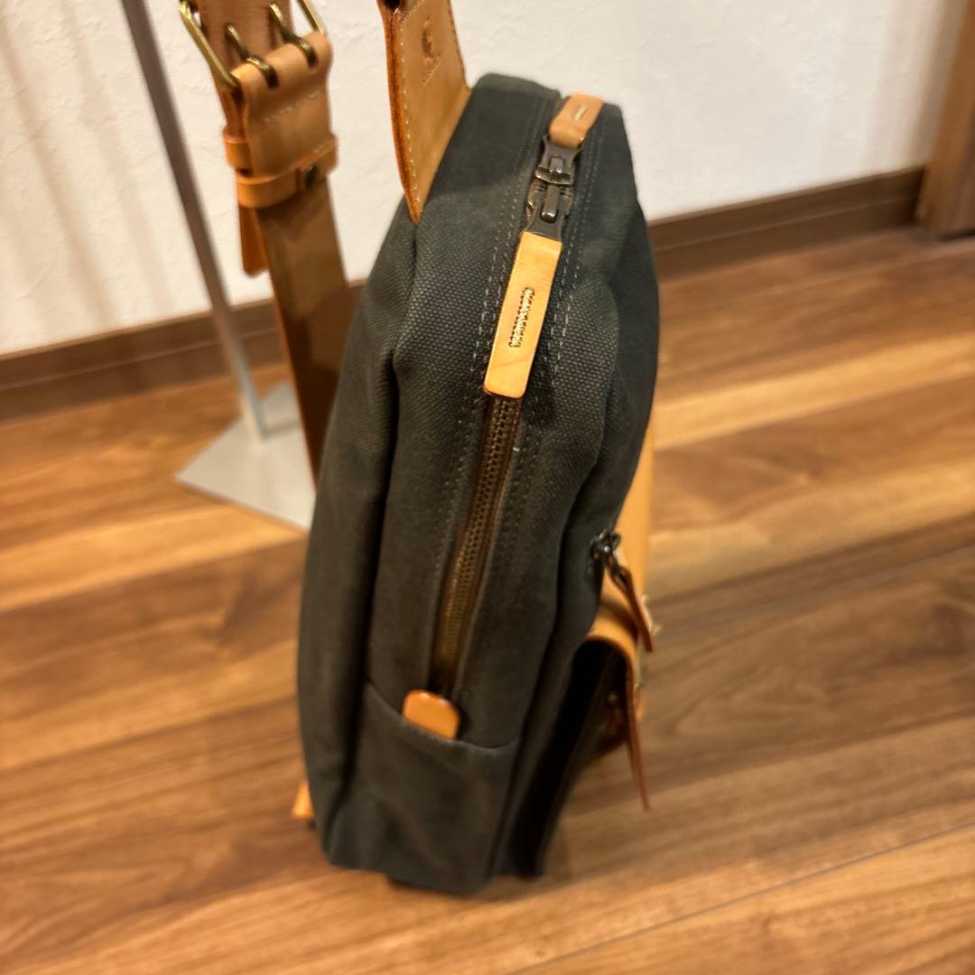 【極美品】キソラ kissora 帆布キャンパス×レザー ボディーバッグ