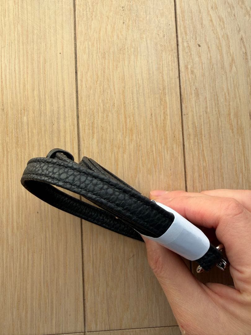 【未使用品】ajew iPhone16 ショルダーストラップ付ケース