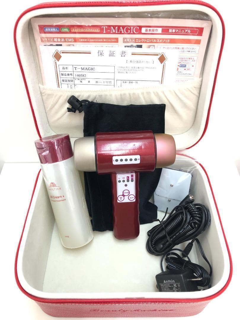 【新品・未使用】T-MAGIC ティーマジック 赤　美容液付き　美顔器　小顔ケア