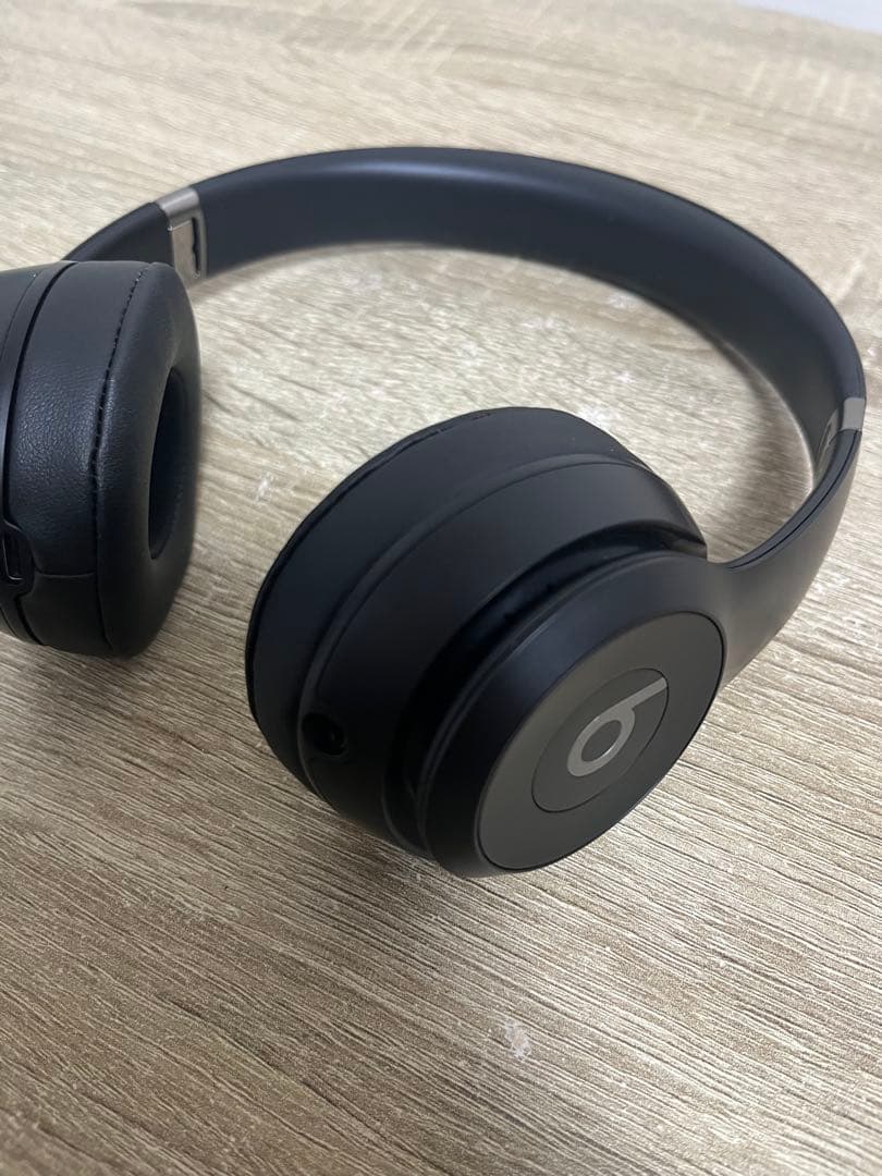 Beats solo4 ワイヤレスヘッドホン 値下げ可