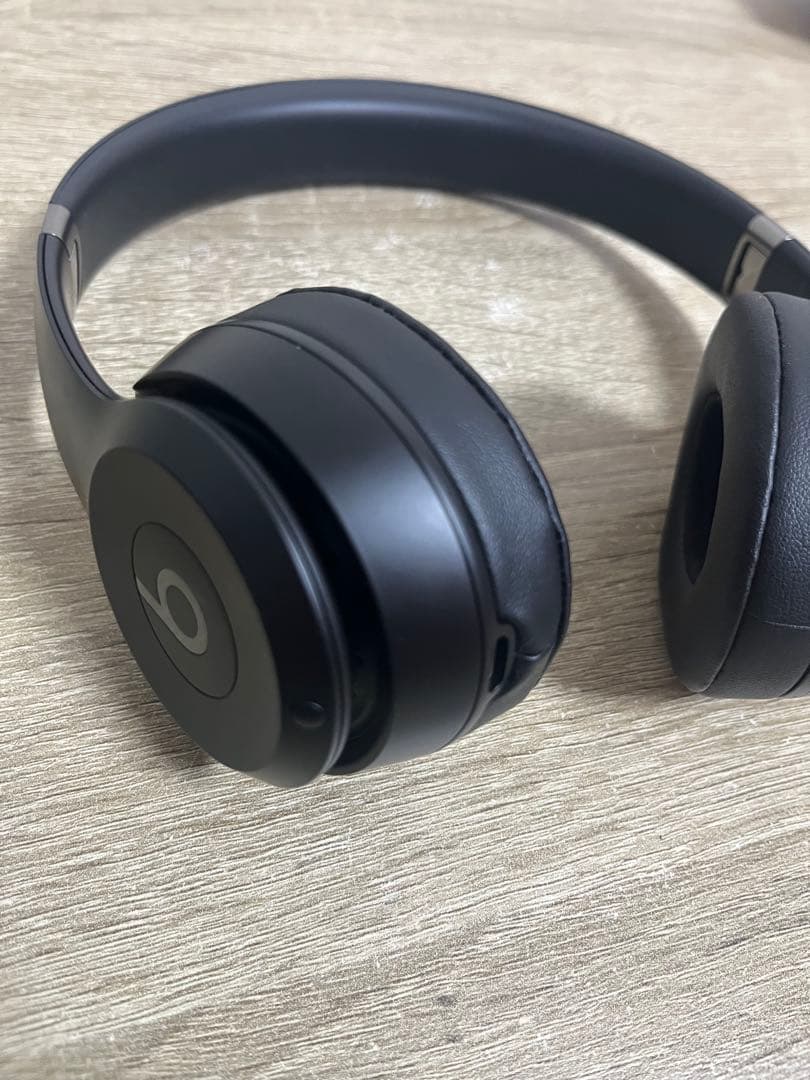 Beats solo4 ワイヤレスヘッドホン 値下げ可