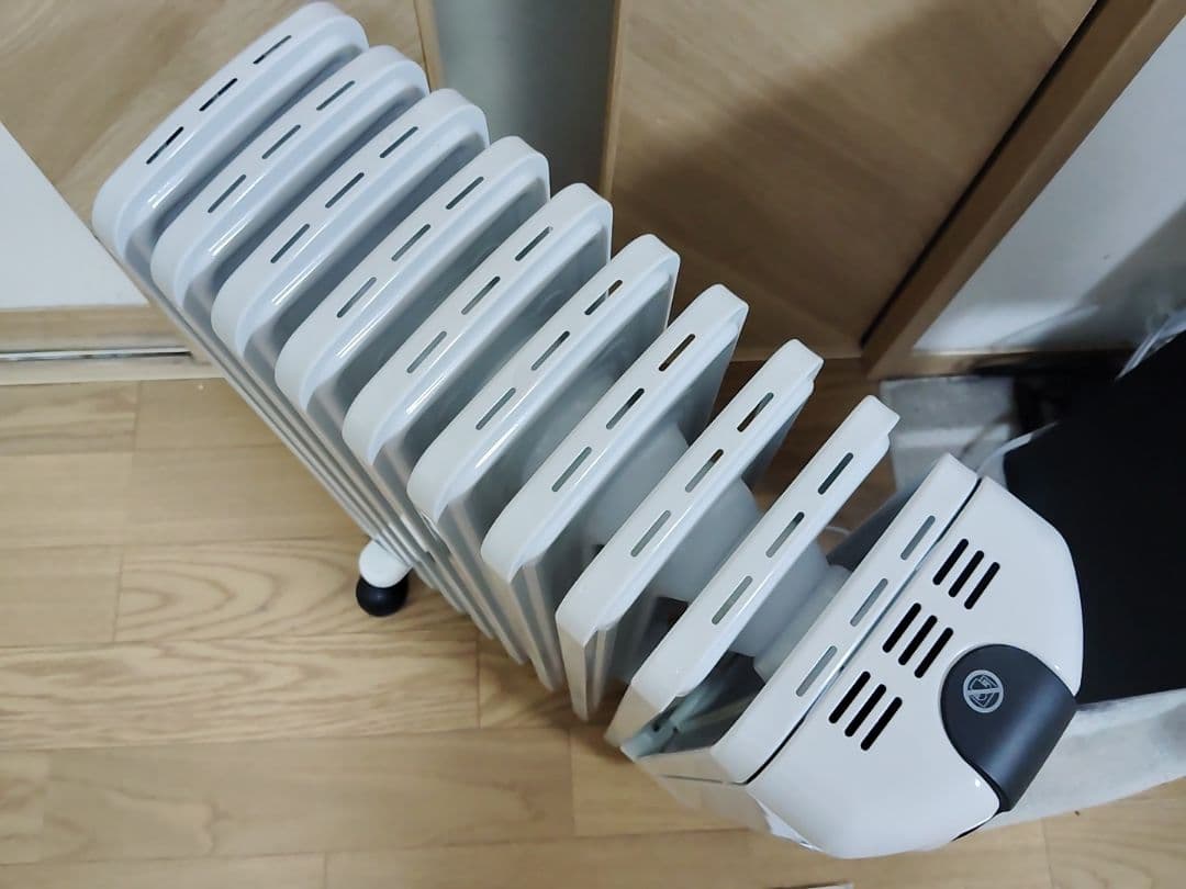 みちさん専用【極美品✨️】デロンギ アミカルドオイルヒーターRHJ35M1015