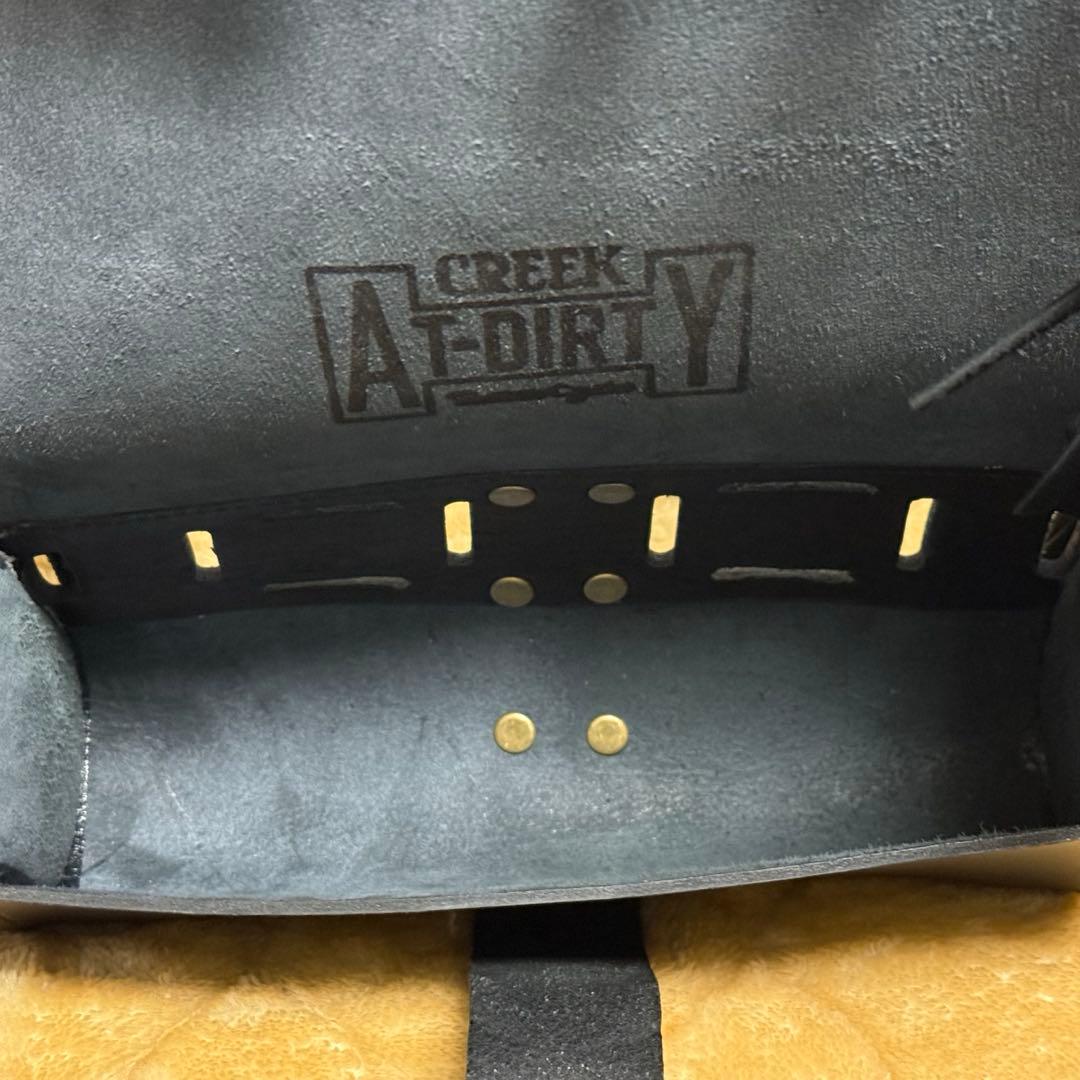 CREEK MOTORCYCLE x AT-DIRTY フリンジ ツールバッグ