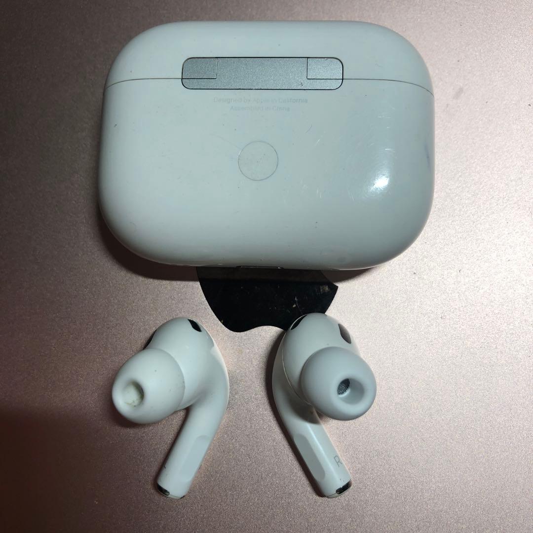 Apple AirPods Pro 第2世代　lightning