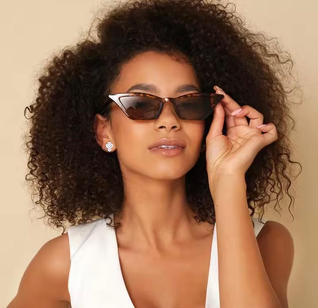 【大人気】モアサナイト×シルバー925 クロスデザイン ピアス　ユニセックス