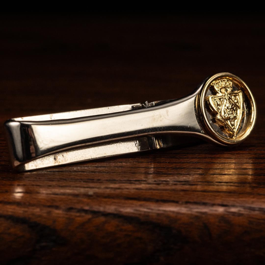 GUCCI 創業者グッチオの遺伝子を受け継ぐ紋章デザイン グッチ ネクタイピン
