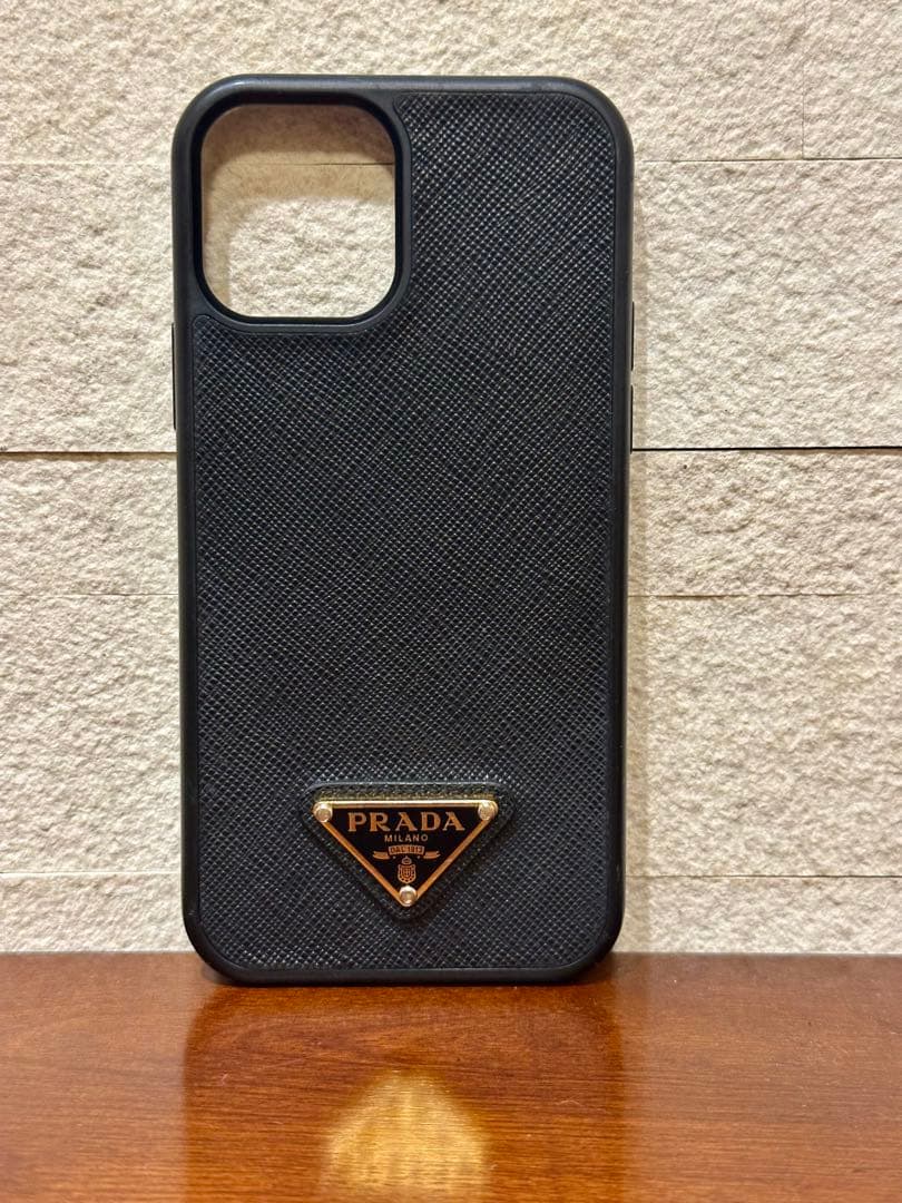PRADAブラック正規品　iPhone12、12pro用ケース