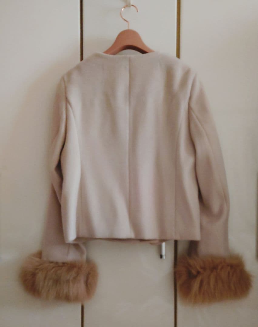 【美品】ジャスグリッティー JUSGLITTY ショートコート リアルファー