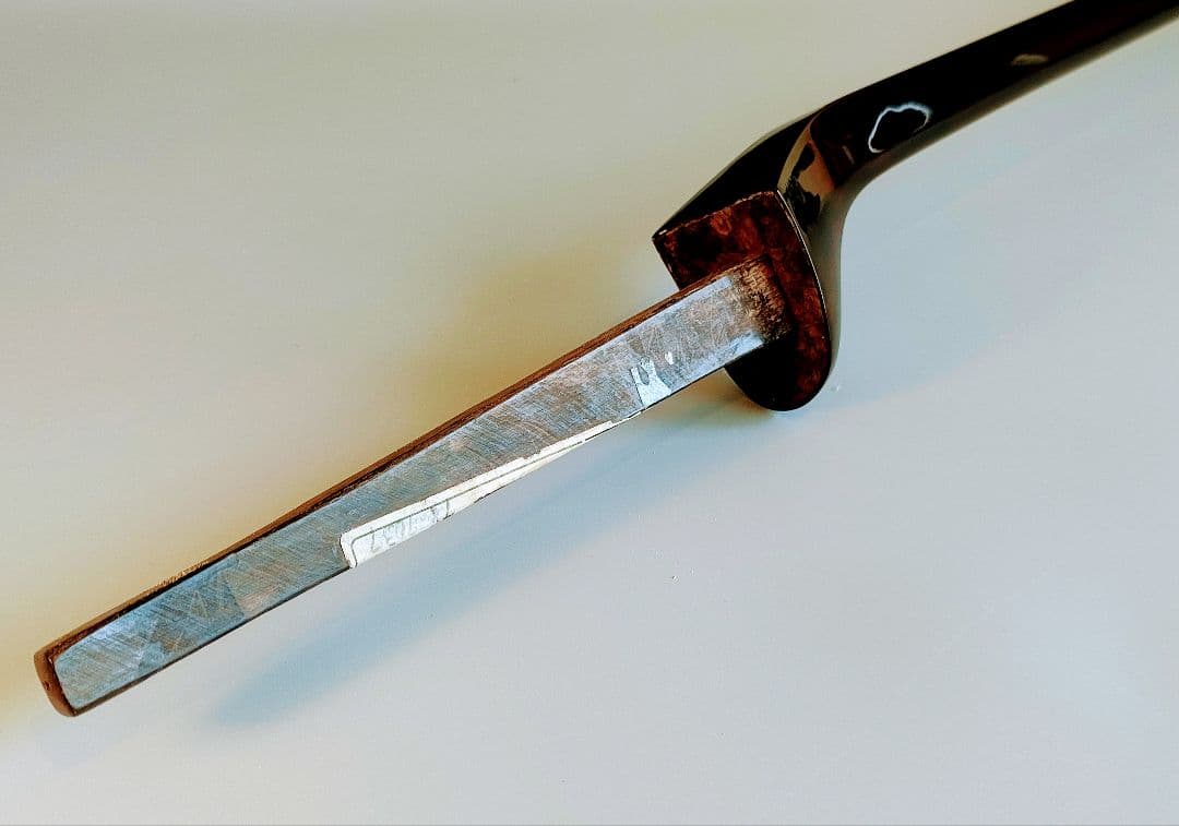 昭和52年琉球白峰三味線店扱い八重山黒木ウジラミ材 真壁型三線