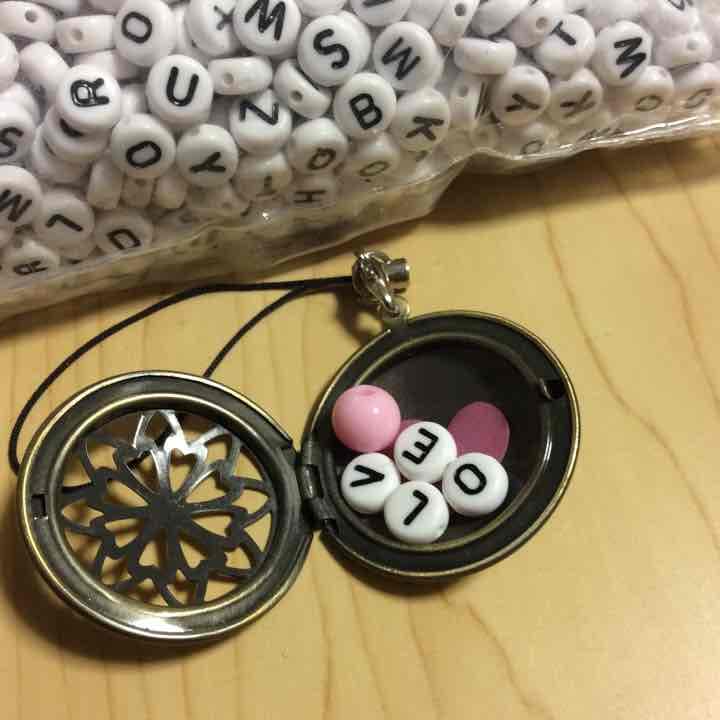 @444円 名前や好きな言葉でオーダーメイドストラップ