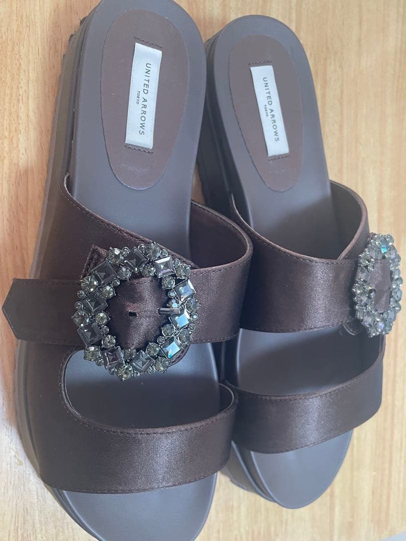 UNITED ARROWS サテンビジューサンダル