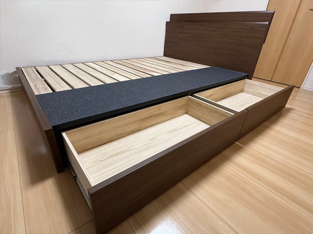 シモンズ ベッドフレームのみ ダブル 引き出し収納&コンセント付き