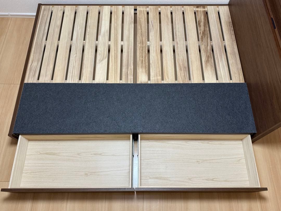 シモンズ ベッドフレームのみ ダブル 引き出し収納&コンセント付き