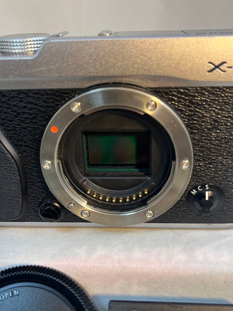 Tsuki富士フイルム　X-E1 カメラシルバー　16-50mmズーム